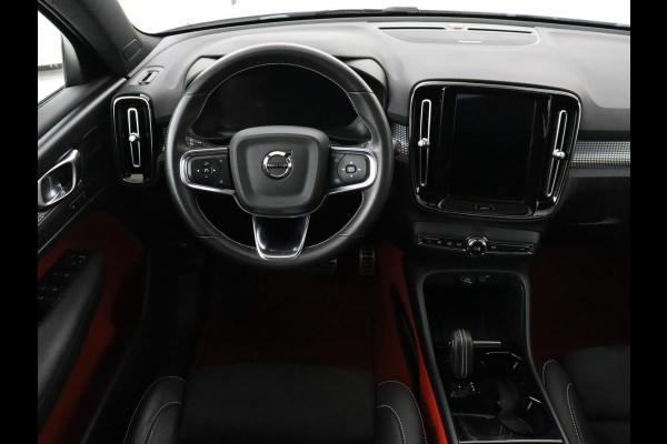 Volvo XC40 Recharge P8 AWD R Design | SOH 90% | Panoramadak | Trekhaak | Adaptive cruise | Harman/Kardon | Achterbankverwarming | 360 Camera | Carplay | Keyless