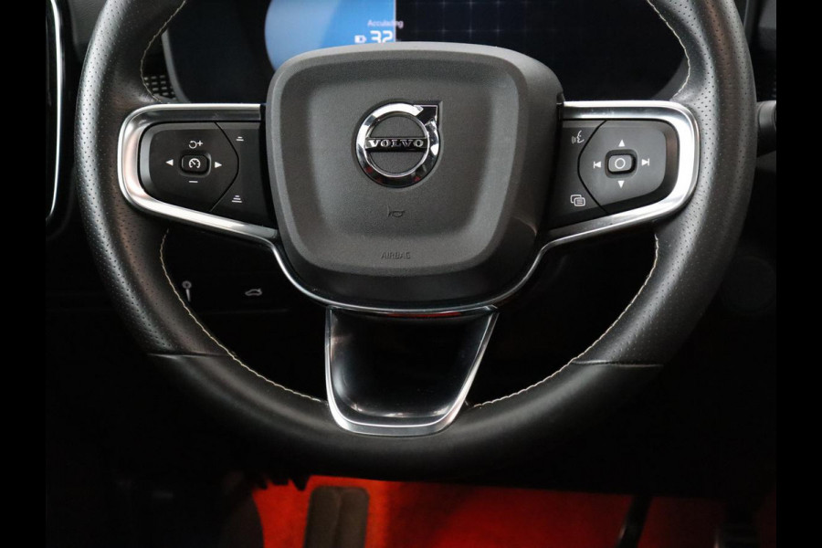 Volvo XC40 Recharge P8 AWD R Design | SOH 90% | Panoramadak | Trekhaak | Adaptive cruise | Harman/Kardon | Achterbankverwarming | 360 Camera | Carplay | Keyless