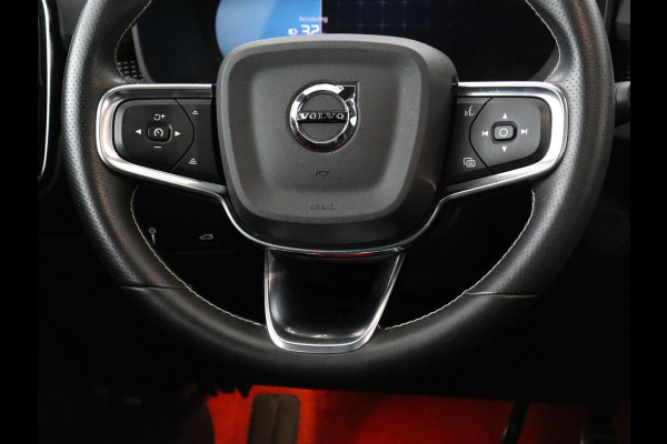 Volvo XC40 Recharge P8 AWD R Design | SOH 90% | Panoramadak | Trekhaak | Adaptive cruise | Harman/Kardon | Achterbankverwarming | 360 Camera | Carplay | Keyless