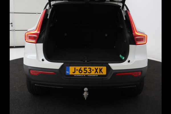 Volvo XC40 Recharge P8 AWD R Design | SOH 90% | Panoramadak | Trekhaak | Adaptive cruise | Harman/Kardon | Achterbankverwarming | 360 Camera | Carplay | Keyless