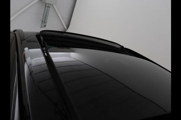 Volvo XC40 Recharge P8 AWD R Design | SOH 90% | Panoramadak | Trekhaak | Adaptive cruise | Harman/Kardon | Achterbankverwarming | 360 Camera | Carplay | Keyless