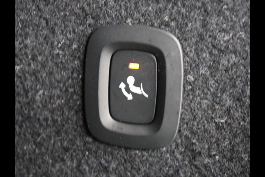 Volvo XC40 Recharge P8 AWD R Design | SOH 90% | Panoramadak | Trekhaak | Adaptive cruise | Harman/Kardon | Achterbankverwarming | 360 Camera | Carplay | Keyless