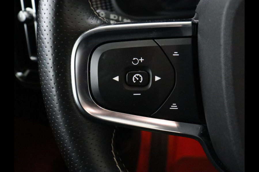 Volvo XC40 Recharge P8 AWD R Design | SOH 90% | Panoramadak | Trekhaak | Adaptive cruise | Harman/Kardon | Achterbankverwarming | 360 Camera | Carplay | Keyless