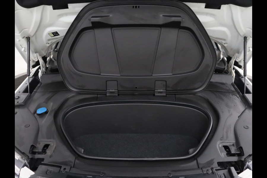 Volvo XC40 Recharge P8 AWD R Design | SOH 90% | Panoramadak | Trekhaak | Adaptive cruise | Harman/Kardon | Achterbankverwarming | 360 Camera | Carplay | Keyless