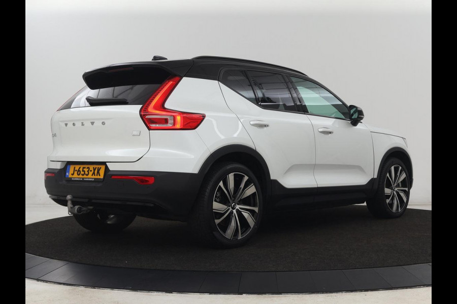 Volvo XC40 Recharge P8 AWD R Design | SOH 90% | Panoramadak | Trekhaak | Adaptive cruise | Harman/Kardon | Achterbankverwarming | 360 Camera | Carplay | Keyless