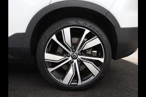 Volvo XC40 Recharge P8 AWD R Design | SOH 90% | Panoramadak | Trekhaak | Adaptive cruise | Harman/Kardon | Achterbankverwarming | 360 Camera | Carplay | Keyless