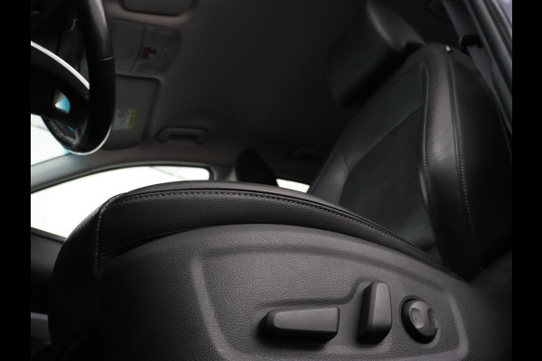 Hyundai Kona EV Premium 64 kWh | 3-Fase | SOH 100% | Leder | Stoelventilatie | Adaptive cruise | Camera | Carplay | Achterbankverwarming | Navigatie | Keyless