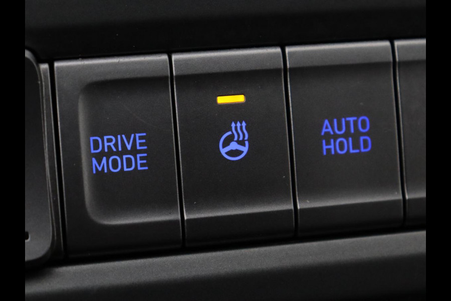 Hyundai Kona EV Premium 64 kWh | 3-Fase | SOH 100% | Leder | Stoelventilatie | Adaptive cruise | Camera | Carplay | Achterbankverwarming | Navigatie | Keyless