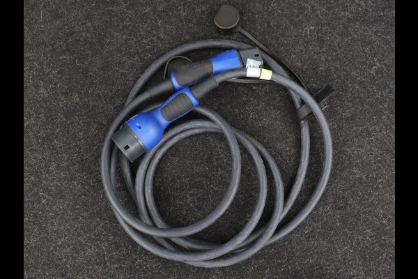 Hyundai Kona EV Premium 64 kWh | 3-Fase | SOH 100% | Leder | Stoelventilatie | Adaptive cruise | Camera | Carplay | Achterbankverwarming | Navigatie | Keyless