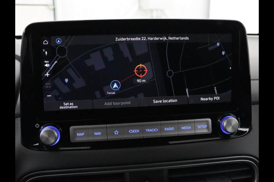 Hyundai Kona EV Premium 64 kWh | 3-Fase | SOH 100% | Leder | Stoelventilatie | Adaptive cruise | Camera | Carplay | Achterbankverwarming | Navigatie | Keyless