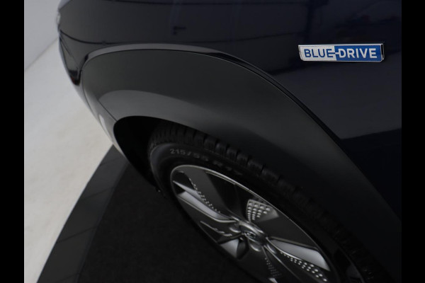 Hyundai Kona EV Premium 64 kWh | 3-Fase | SOH 100% | Leder | Stoelventilatie | Adaptive cruise | Camera | Carplay | Achterbankverwarming | Navigatie | Keyless