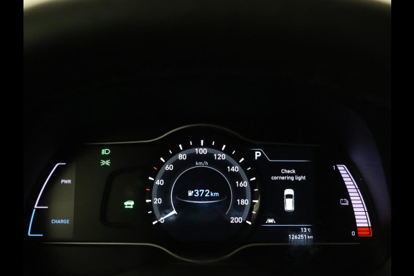 Hyundai Kona EV Premium 64 kWh | 3-Fase | SOH 100% | Leder | Stoelventilatie | Adaptive cruise | Camera | Carplay | Achterbankverwarming | Navigatie | Keyless
