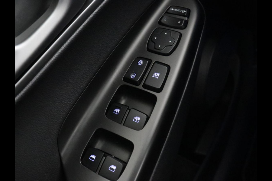 Hyundai Kona EV Premium 64 kWh | 3-Fase | SOH 100% | Leder | Stoelventilatie | Adaptive cruise | Camera | Carplay | Achterbankverwarming | Navigatie | Keyless