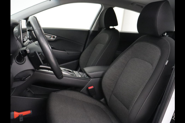 Hyundai Kona EV Comfort 64 kWh | 3-Fase | SOH 98% | Trekhaak | Adaptive cruise | Warmtepomp | Camera | Carplay | Keyless | Navigatie | Climate control