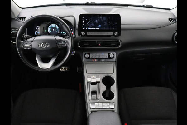 Hyundai Kona EV Comfort 64 kWh | 3-Fase | SOH 98% | Trekhaak | Adaptive cruise | Warmtepomp | Camera | Carplay | Keyless | Navigatie | Climate control
