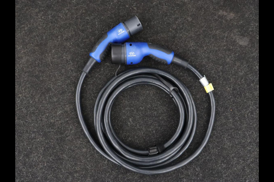 Hyundai Kona EV Comfort 64 kWh | 3-Fase | SOH 98% | Trekhaak | Adaptive cruise | Warmtepomp | Camera | Carplay | Keyless | Navigatie | Climate control