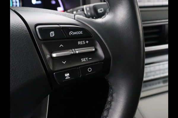 Hyundai Kona EV Comfort 64 kWh | 3-Fase | SOH 98% | Trekhaak | Adaptive cruise | Warmtepomp | Camera | Carplay | Keyless | Navigatie | Climate control
