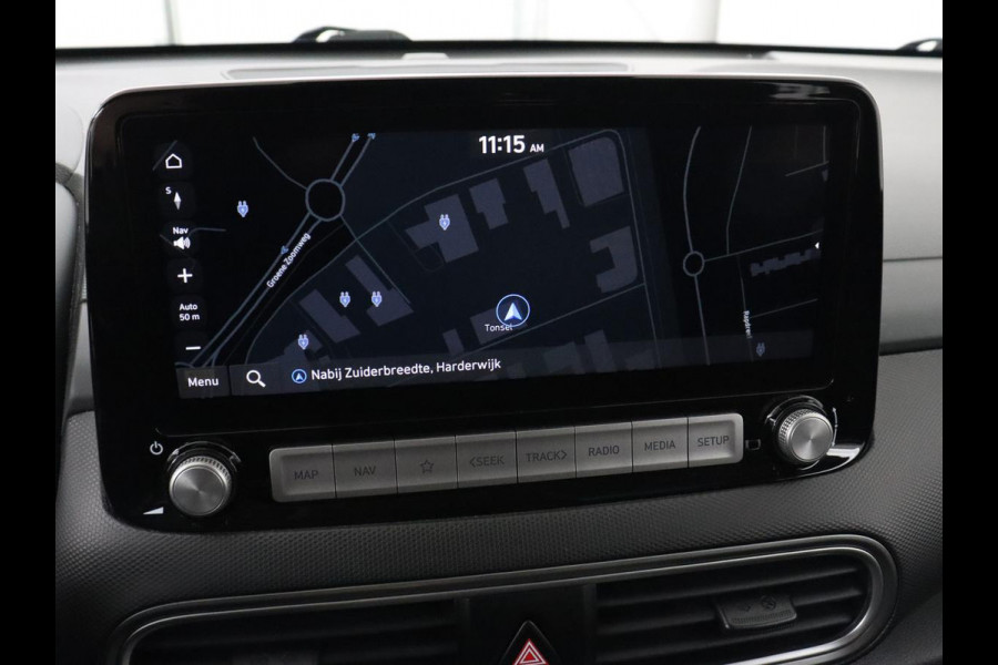 Hyundai Kona EV Comfort 64 kWh | 3-Fase | SOH 98% | Trekhaak | Adaptive cruise | Warmtepomp | Camera | Carplay | Keyless | Navigatie | Climate control