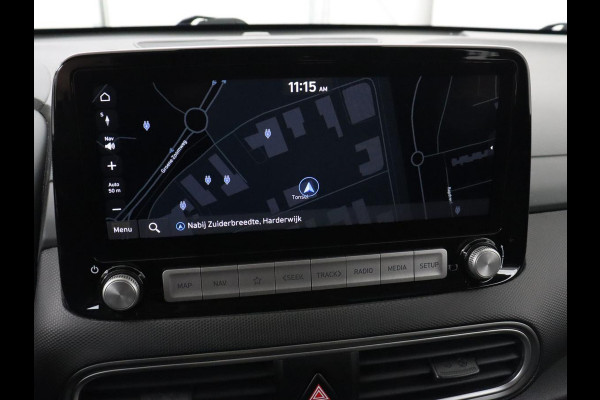 Hyundai Kona EV Comfort 64 kWh | 3-Fase | SOH 98% | Trekhaak | Adaptive cruise | Warmtepomp | Camera | Carplay | Keyless | Navigatie | Climate control