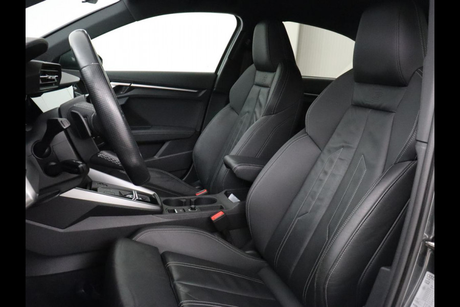 Audi A3 30 TFSI S edition | Leder | Virtual Cockpit | Carplay | Sportstoelen | Full LED | DAB | Climate control | Parkeerhulp | Navigatie | Cruise control