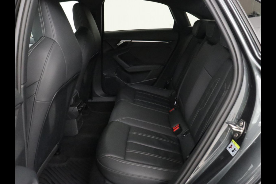 Audi A3 30 TFSI S edition | Leder | Virtual Cockpit | Carplay | Sportstoelen | Full LED | DAB | Climate control | Parkeerhulp | Navigatie | Cruise control