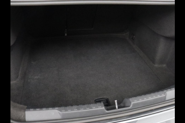 Audi A3 30 TFSI S edition | Leder | Virtual Cockpit | Carplay | Sportstoelen | Full LED | DAB | Climate control | Parkeerhulp | Navigatie | Cruise control