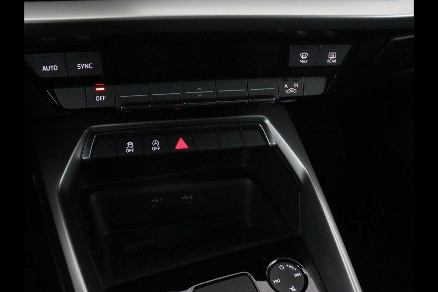 Audi A3 30 TFSI S edition | Leder | Virtual Cockpit | Carplay | Sportstoelen | Full LED | DAB | Climate control | Parkeerhulp | Navigatie | Cruise control