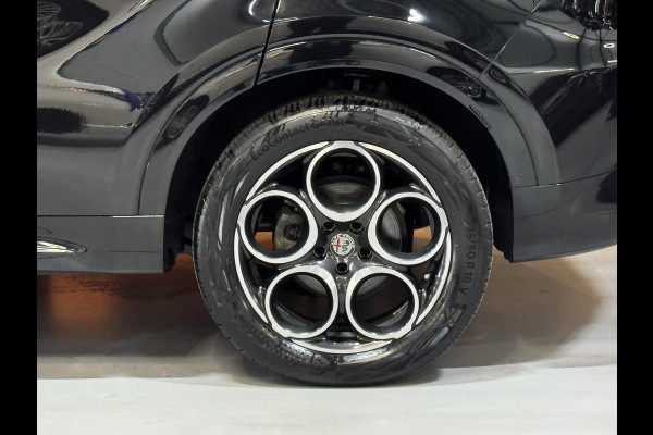 Alfa Romeo Tonale 1.5T Hybrid Ti Garantie StuurVW StoelVW Camera Adoptieve Cruise Elek Achterklep Navi Clima Led Dab Rijklaar