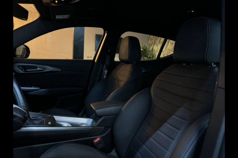 Alfa Romeo Tonale 1.5T Hybrid Ti Garantie StuurVW StoelVW Camera Adoptieve Cruise Elek Achterklep Navi Clima Led Dab Rijklaar