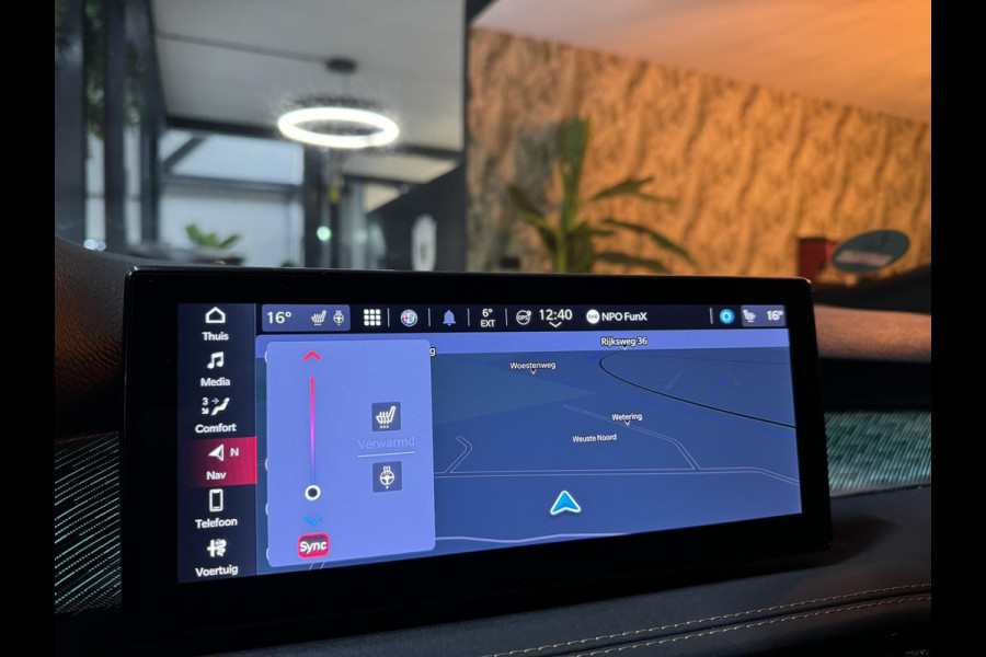 Alfa Romeo Tonale 1.5T Hybrid Ti Garantie StuurVW StoelVW Camera Adoptieve Cruise Elek Achterklep Navi Clima Led Dab Rijklaar