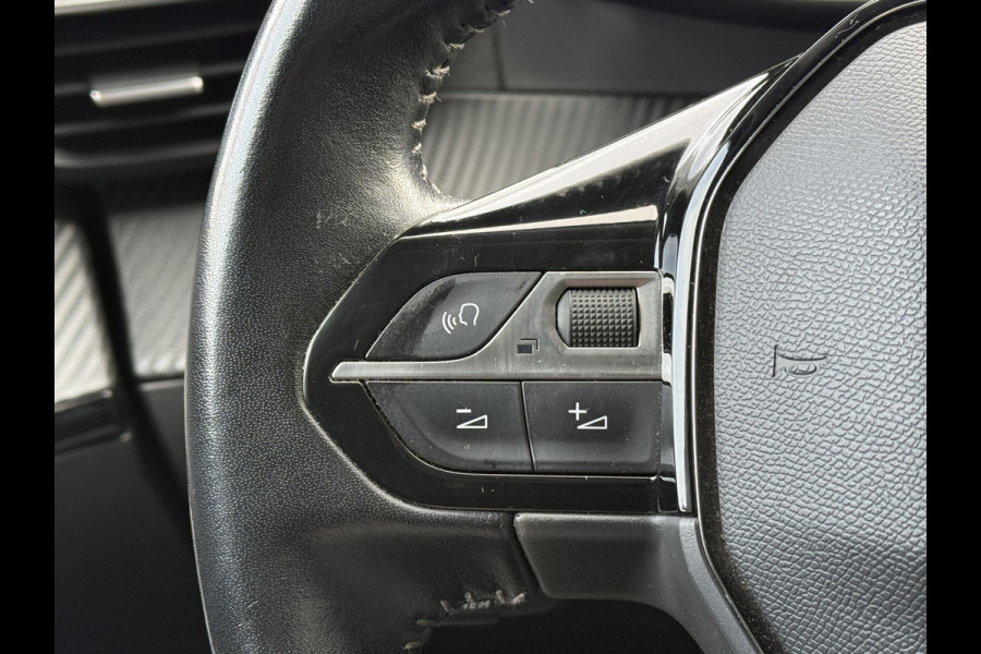 Peugeot 2008 BWJ 10-2020 | 1.2T 101PK Allure | TREKHAAK | PANO DAK | LEDER/STOF | CLIMA | NAVI | PDC 2X | CAMERA | CARPLAY |