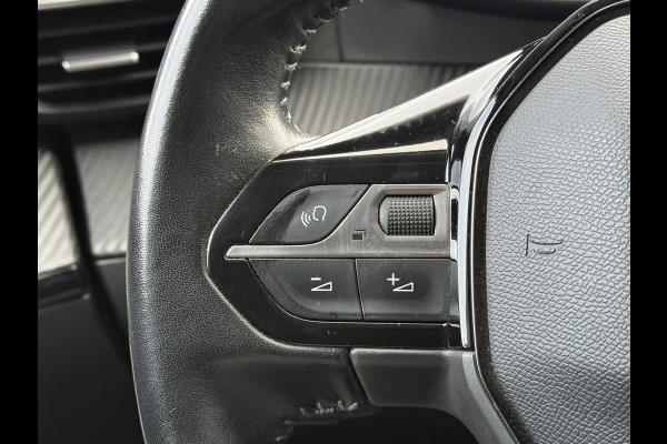 Peugeot 2008 BWJ 10-2020 | 1.2T 101PK Allure | TREKHAAK | PANO DAK | LEDER/STOF | CLIMA | NAVI | PDC 2X | CAMERA | CARPLAY |