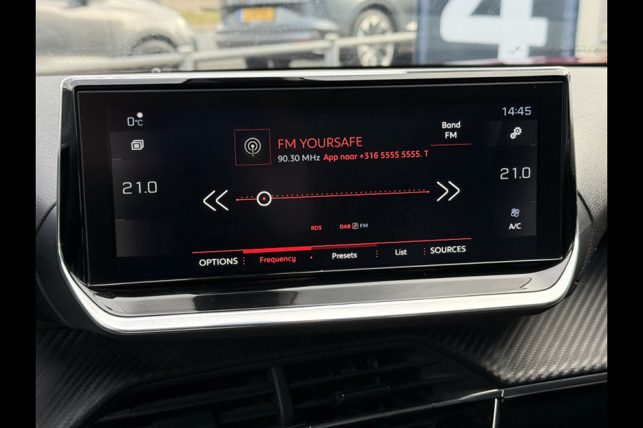 Peugeot 2008 BWJ 10-2020 | 1.2T 101PK Allure | TREKHAAK | PANO DAK | LEDER/STOF | CLIMA | NAVI | PDC 2X | CAMERA | CARPLAY |