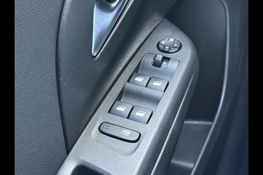 Opel Corsa BWJ 2020 1.2 101 PK GS Line | PANO DAK | STOEL&STUUR VERW | CLIMA | NAVI | CARPLAY | PDC 2X |