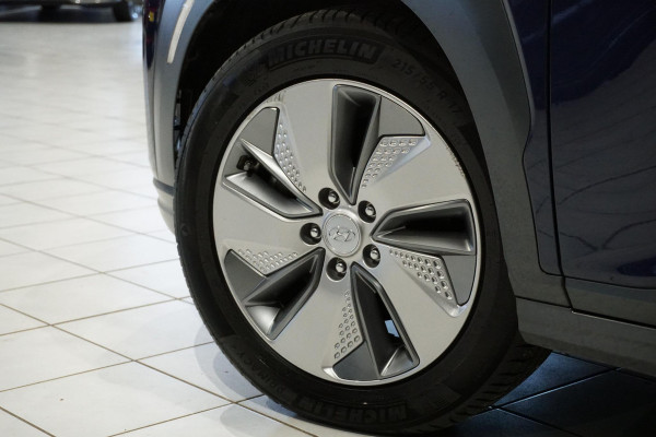 Hyundai Kona EV Premium Sky 64 kWh + PANODAK / STOELVENTILATIE / HEAD-UP