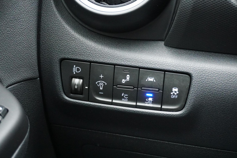 Hyundai Kona EV Premium Sky 64 kWh + PANODAK / STOELVENTILATIE / HEAD-UP
