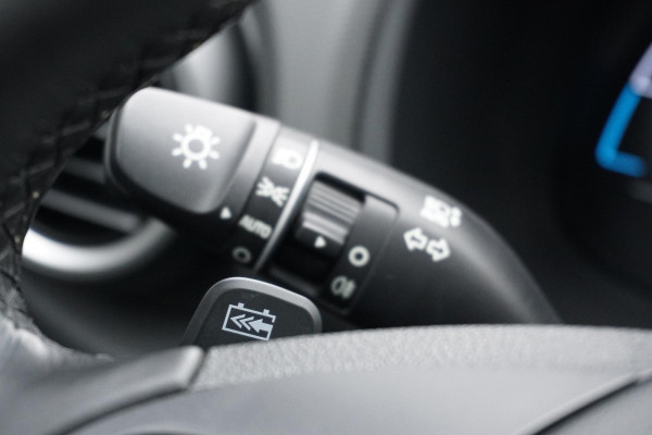 Hyundai Kona EV Premium Sky 64 kWh + PANODAK / STOELVENTILATIE / HEAD-UP