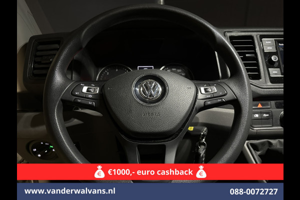 Volkswagen Crafter 2.0 TDI 141pk L3H3 L2H2 Euro6 Airco | Camera | Apple Carplay | Cruisecontrol | Chauffeursstoel Parkeersensoren, Bijrijdersbank, 3000kg trekvermogen,  Android Auto