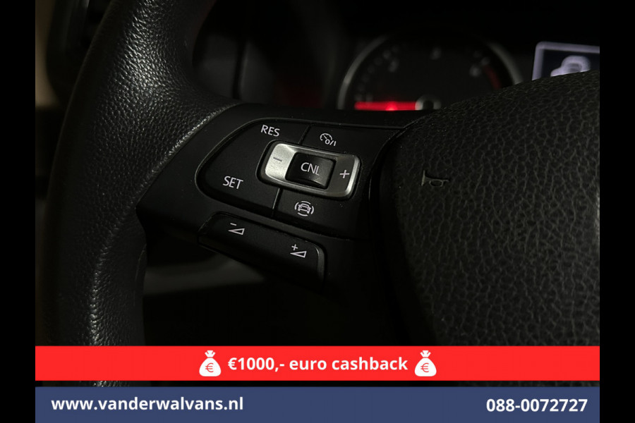 Volkswagen Crafter 2.0 TDI 141pk L3H3 L2H2 Euro6 Airco | Camera | Apple Carplay | Cruisecontrol | Chauffeursstoel Parkeersensoren, Bijrijdersbank, 3000kg trekvermogen,  Android Auto