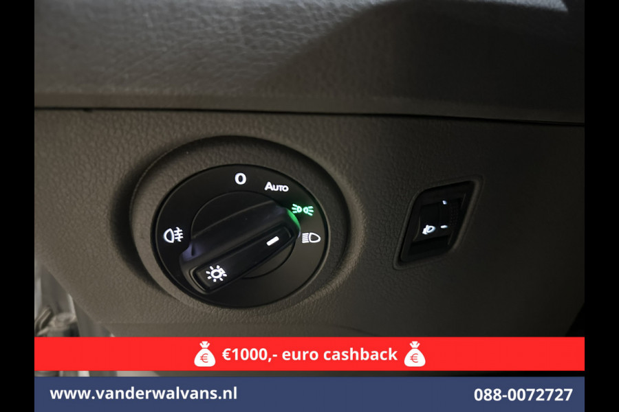Volkswagen Crafter 2.0 TDI 141pk L3H3 L2H2 Euro6 Airco | Camera | Apple Carplay | Cruisecontrol | Chauffeursstoel Parkeersensoren, Bijrijdersbank, 3000kg trekvermogen,  Android Auto