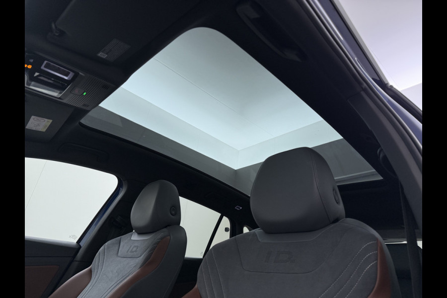 Volkswagen ID.4 Max Pro 1ST 77kWh W-pomp Trekhaak Panodak Camera 21" PDC-a+v Matrix-LED-a+v Adap.Cruise Navi Ergo-Active Stoelen Memory Dynamisch onderstel Stoelverwarming Lmv Elek.Achterklep Privacy Glas Voorruitverwarming Wifi SOH 87% 1e Eigenaar Origineel Nederlandse Auto 1.000KG Trekgewicht € 58.000 nieuw !