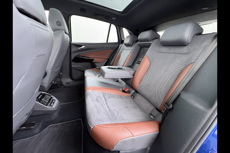 Volkswagen ID.4 Max Pro 1ST 77kWh W-pomp Trekhaak Panodak Camera 21" PDC-a+v Matrix-LED-a+v Adap.Cruise Navi Ergo-Active Stoelen Memory Dynamisch onderstel Stoelverwarming Lmv Elek.Achterklep Privacy Glas Voorruitverwarming Wifi SOH 87% 1e Eigenaar Origineel Nederlandse Auto 1.000KG Trekgewicht € 58.000 nieuw !
