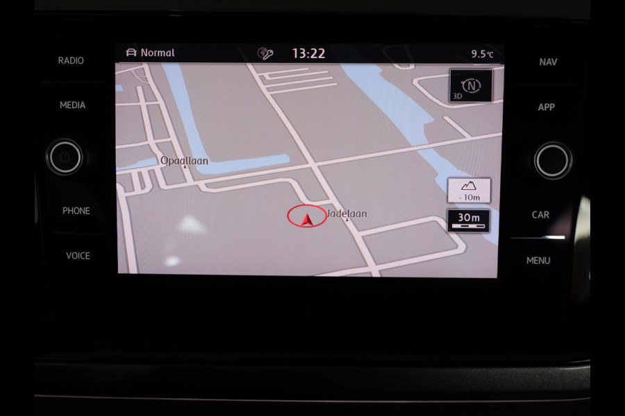 Volkswagen Polo 1.0 TSI Highline R-LINE| 95pk 5bak| Digital display| Navi|Parksensors| LMvelgen| extra getint glas