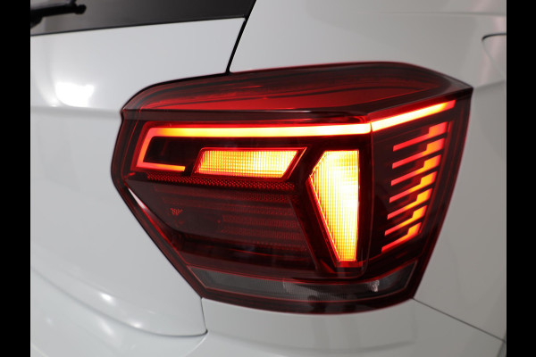 Volkswagen Polo 1.0 TSI Highline R-LINE| 95pk 5bak| Digital display| Navi|Parksensors| LMvelgen| extra getint glas