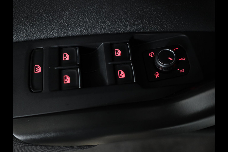 Volkswagen Polo 1.0 TSI Highline R-LINE| 95pk 5bak| Digital display| Navi|Parksensors| LMvelgen| extra getint glas