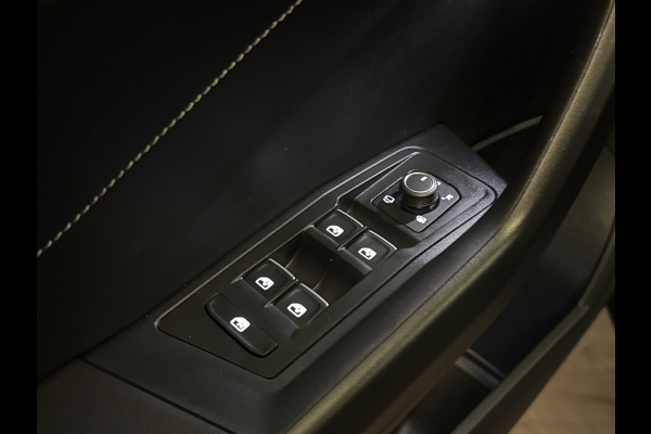 Volkswagen T-Roc 1.5 TSI 150PK DSG STYLE CAMERA/NAVI/ALALCANTARA