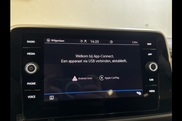 Volkswagen T-Roc 1.5 TSI 150PK DSG STYLE CAMERA/NAVI/ALALCANTARA