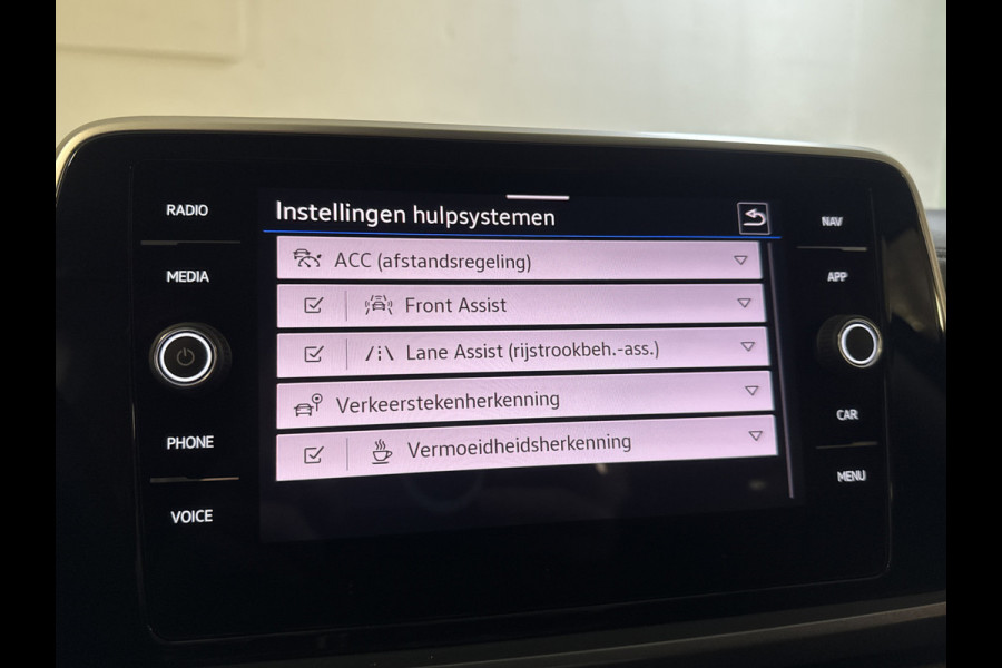 Volkswagen T-Roc 1.5 TSI 150PK DSG STYLE CAMERA/NAVI/ALALCANTARA