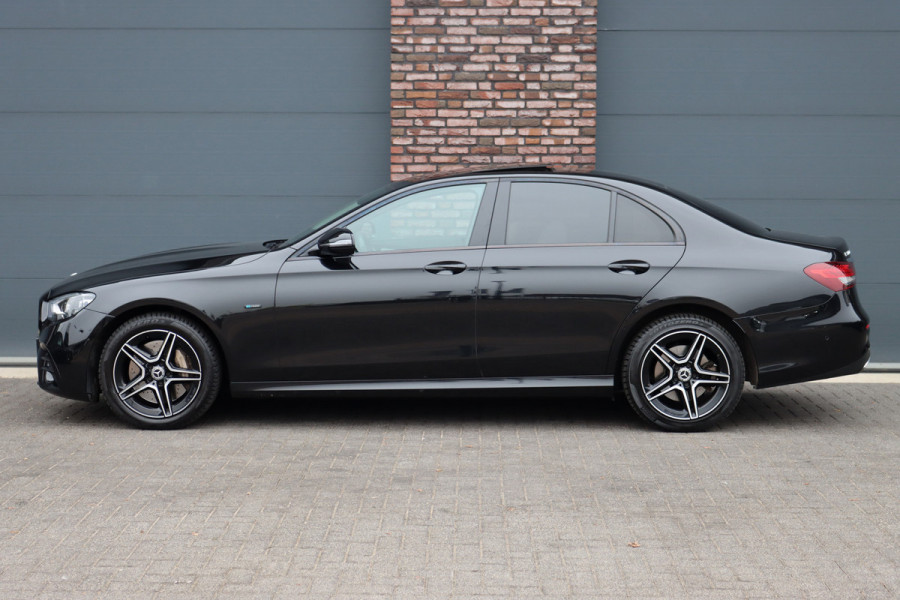 Mercedes-Benz E-Klasse 300 de AMG Line | Distronic+ | Panoramadak | Burmester | Trekhaak | Augmented Reality | Camera | Leder | Multibeam LED | Stoelverwarming | Nightpakket |