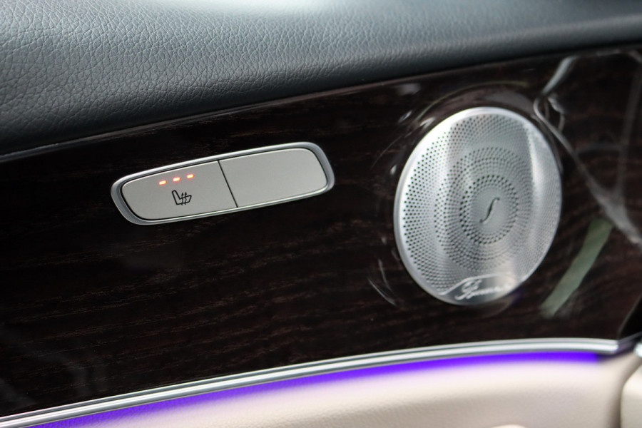 Mercedes-Benz E-Klasse 300 de AMG Line | Distronic+ | Panoramadak | Burmester | Trekhaak | Augmented Reality | Camera | Leder | Multibeam LED | Stoelverwarming | Nightpakket |